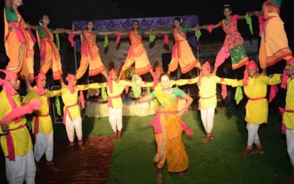 राष्ट्रीय संस्कृति Mahotsav- 2016 के दौरान Ramdattpur, वाराणसी पर आउटरीच कार्यक्रम,  NZCC द्वारा झलक