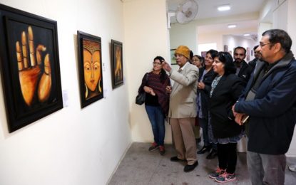 आर्ट गैलरी, Kalagram, चंडीगढ़ 28 दिसंबर 2016 को में वार्षिक कला प्रदर्शनी – ‘Kaladhara’ का उद्घाटन