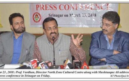 प्रेस कवरेज (24/03/2018): – 23/03/2018 को आयोजित होने वाले प्रेस कॉन्फ्रेंस के बारे में राष्ट्रीय थियेटर महोत्सव का आयोजन एनजीएससीसी द्वारा श्रीनगर में किया जा रहा है।