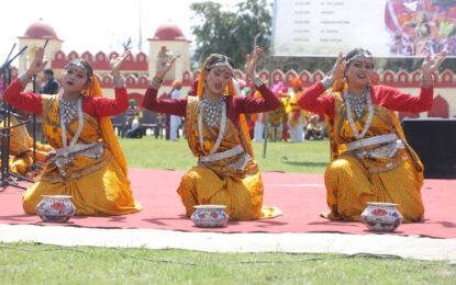 लोक रंग उत्सव के दौरान 25 मार्च 2026 को BSF कैंप, उधमपुर में हुए रंगारंग सांस्कृतिक कार्यक्रमों की झलकियां